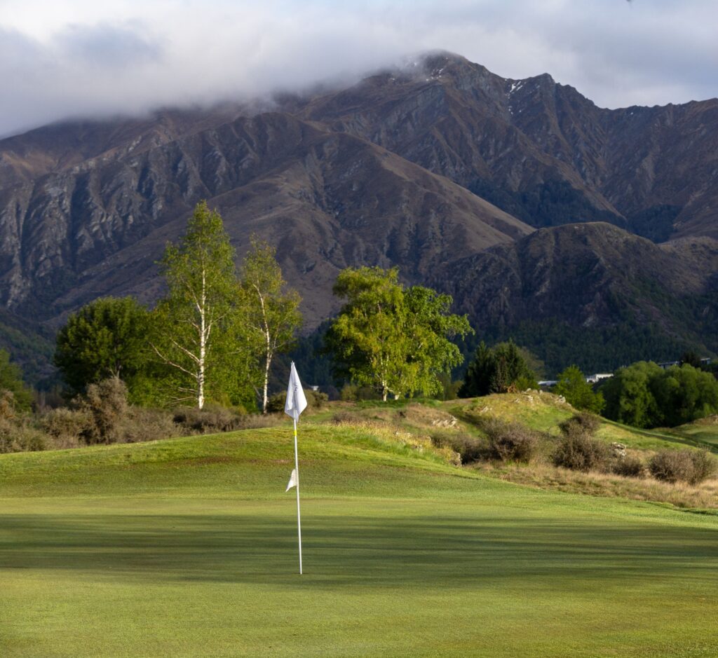Arrowtown Golf Club Transfers - Golf Transport Queenstown